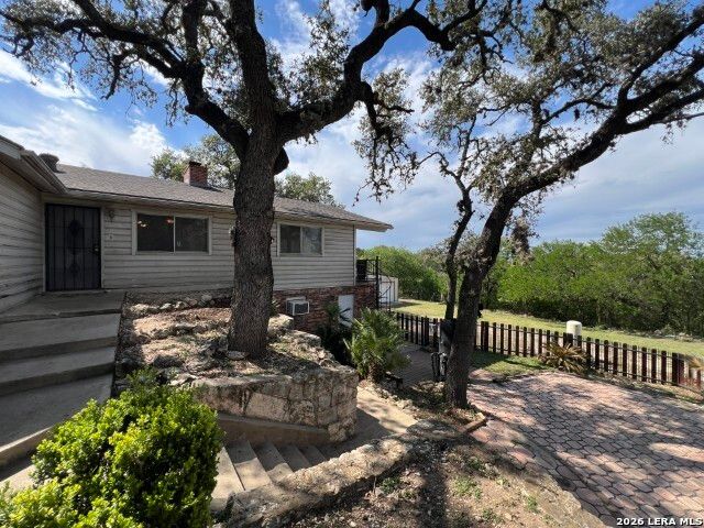 10267 Mount Crosby, San Antonio, TX 78251