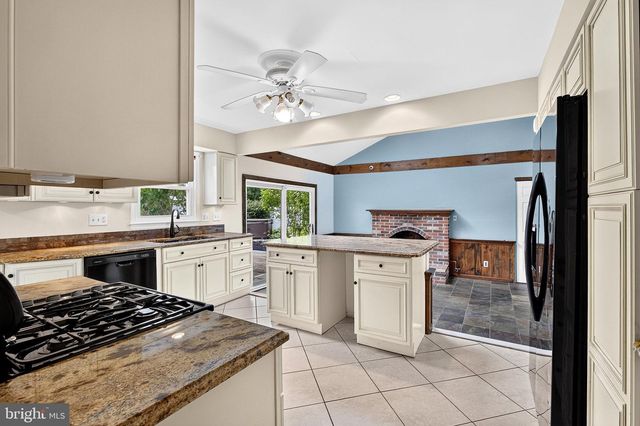 21 WINTHROP RD, Lawrenceville, NJ 08648