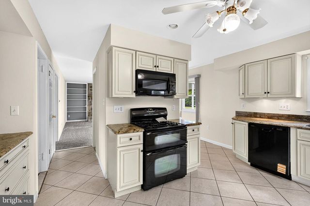 21 WINTHROP RD, Lawrenceville, NJ 08648