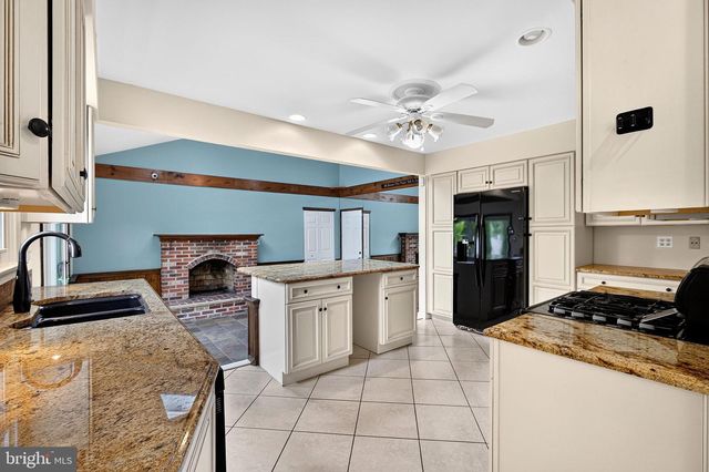 21 WINTHROP RD, Lawrenceville, NJ 08648