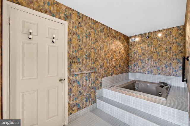 21 WINTHROP RD, Lawrenceville, NJ 08648