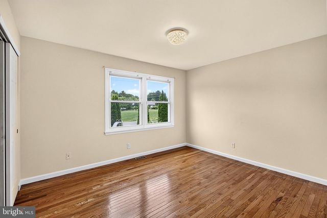21 WINTHROP RD, Lawrenceville, NJ 08648