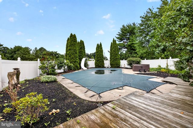 21 WINTHROP RD, Lawrenceville, NJ 08648
