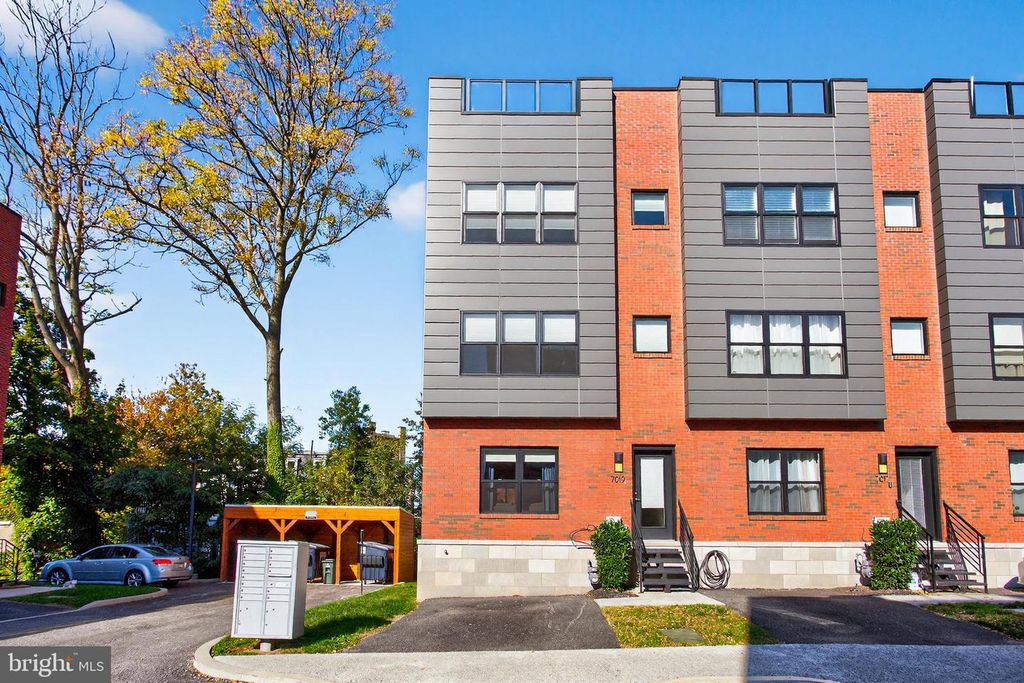 7019 PIPERS GLEN WAY, Philadelphia, PA 19119