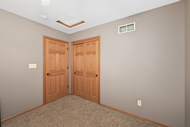 400 Cedar Bluffs COURT, Slinger, WI 53086