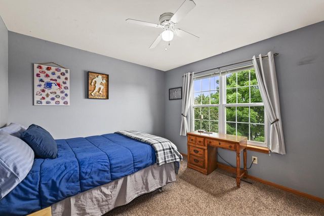 400 Cedar Bluffs COURT, Slinger, WI 53086