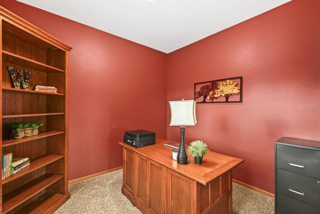 400 Cedar Bluffs COURT, Slinger, WI 53086