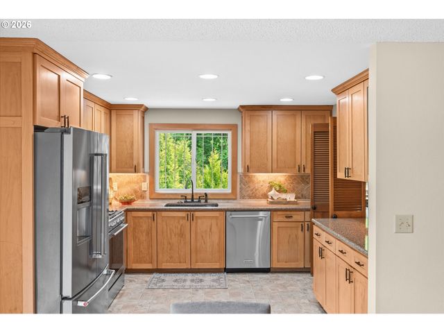 2730 Sw MEYERS Dr, Gresham, OR 97080