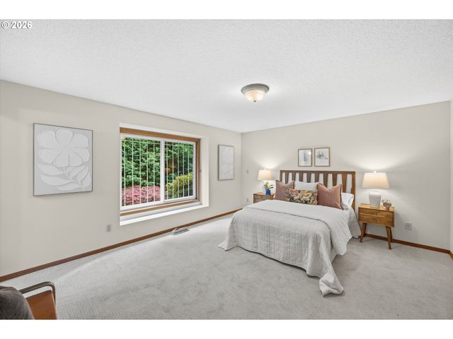 2730 Sw MEYERS Dr, Gresham, OR 97080