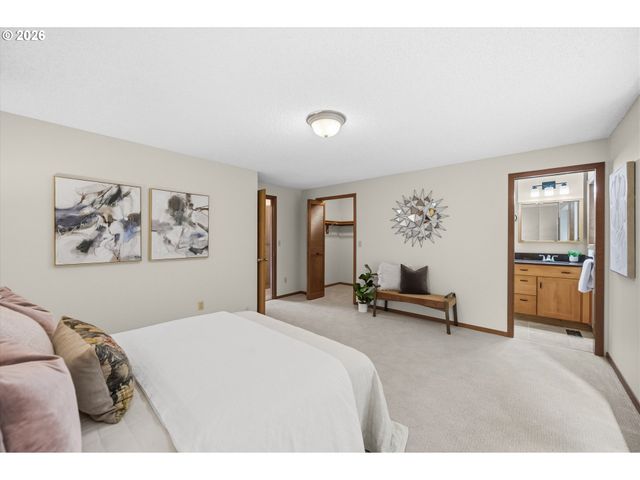 2730 Sw MEYERS Dr, Gresham, OR 97080