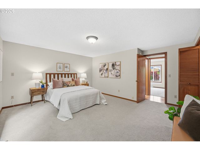 2730 Sw MEYERS Dr, Gresham, OR 97080