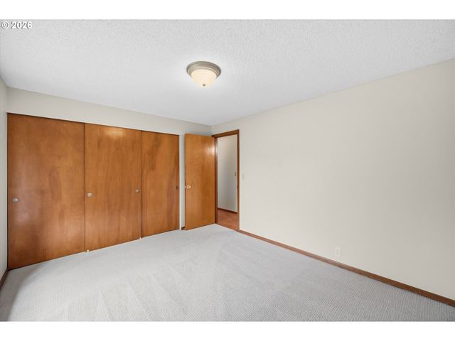 2730 Sw MEYERS Dr, Gresham, OR 97080