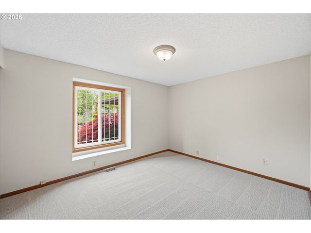 2730 Sw MEYERS Dr, Gresham, OR 97080