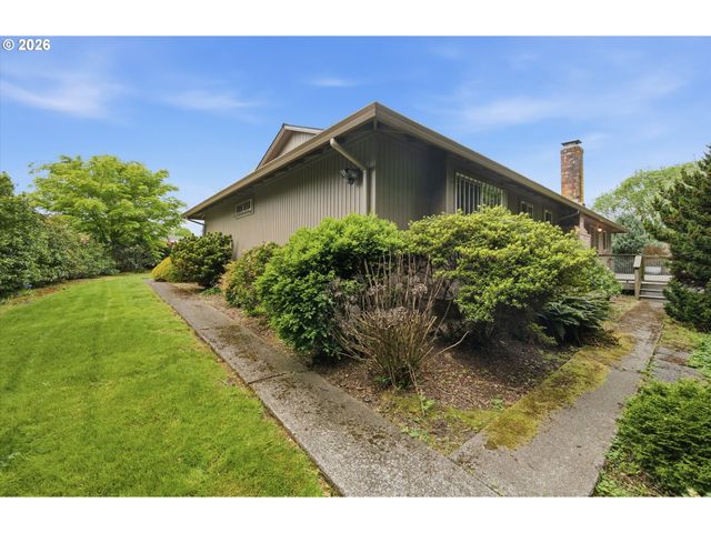 2730 Sw MEYERS Dr, Gresham, OR 97080