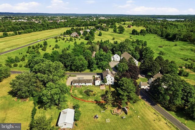 1113 LANDIS RD, East Greenville, PA 18041