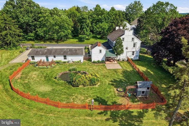 1113 LANDIS RD, East Greenville, PA 18041