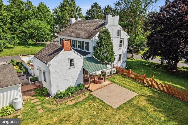 1113 LANDIS RD, East Greenville, PA 18041