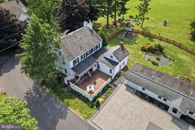 1113 LANDIS RD, East Greenville, PA 18041