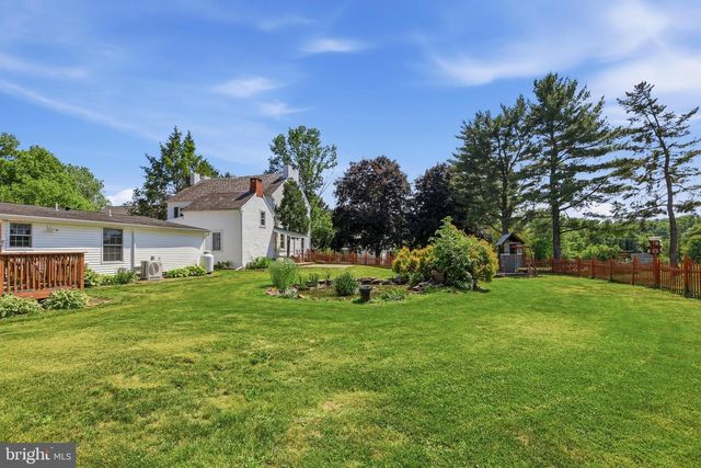 1113 LANDIS RD, East Greenville, PA 18041