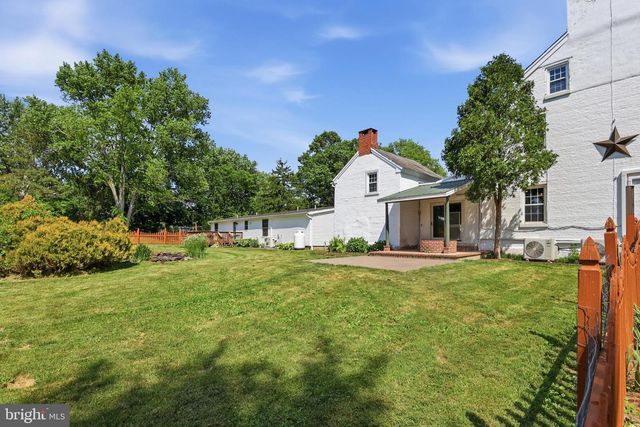 1113 LANDIS RD, East Greenville, PA 18041