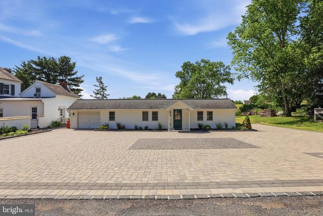 1113 LANDIS RD, East Greenville, PA 18041