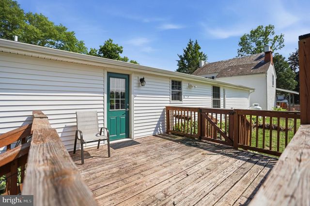 1113 LANDIS RD, East Greenville, PA 18041