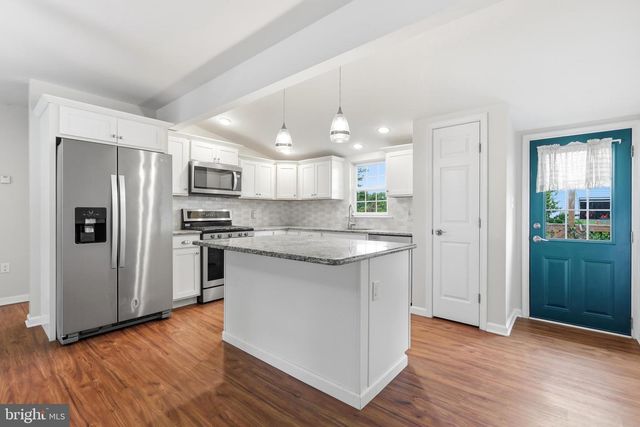 1113 LANDIS RD, East Greenville, PA 18041