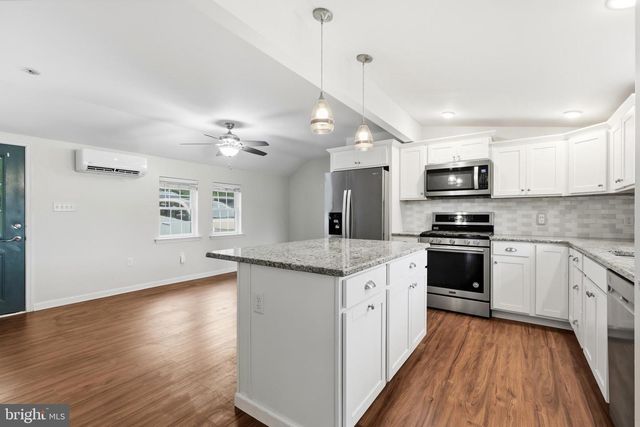 1113 LANDIS RD, East Greenville, PA 18041