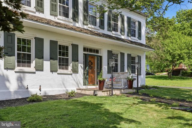 1113 LANDIS RD, East Greenville, PA 18041