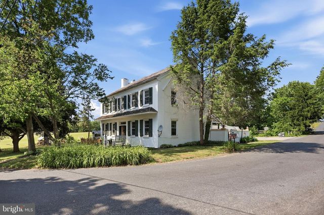 1113 LANDIS RD, East Greenville, PA 18041