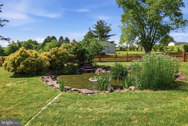 1113 LANDIS RD, East Greenville, PA 18041