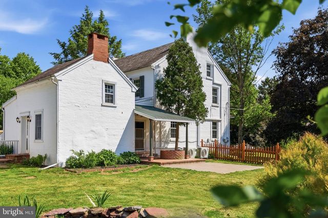 1113 LANDIS RD, East Greenville, PA 18041