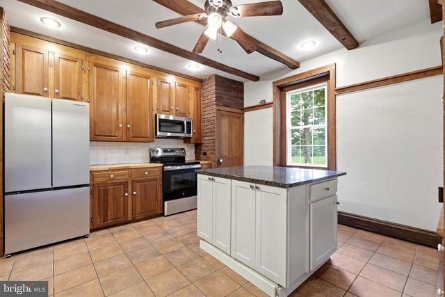 1113 LANDIS RD, East Greenville, PA 18041