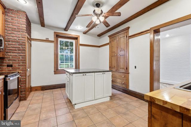 1113 LANDIS RD, East Greenville, PA 18041