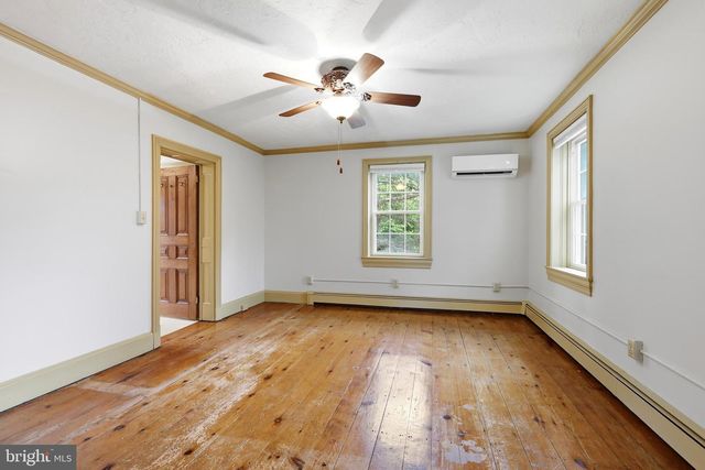 1113 LANDIS RD, East Greenville, PA 18041