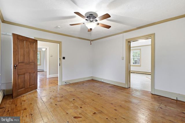 1113 LANDIS RD, East Greenville, PA 18041