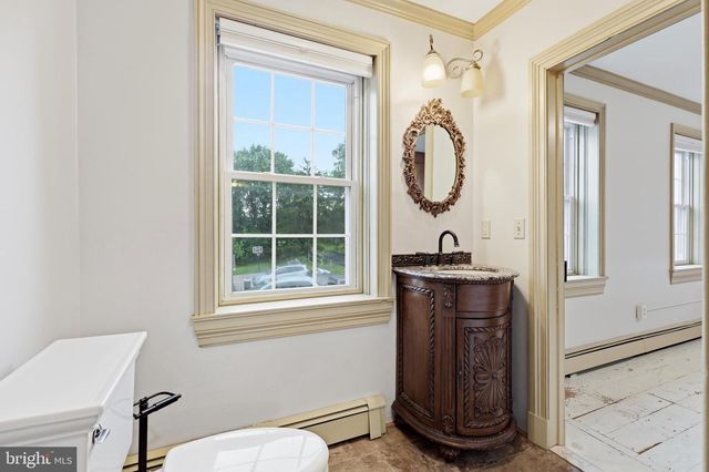 1113 LANDIS RD, East Greenville, PA 18041