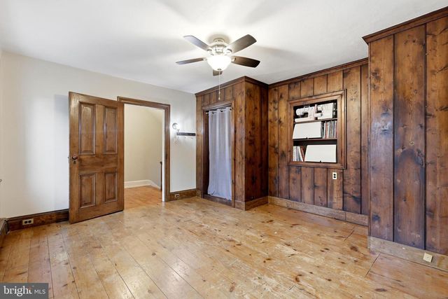 1113 LANDIS RD, East Greenville, PA 18041