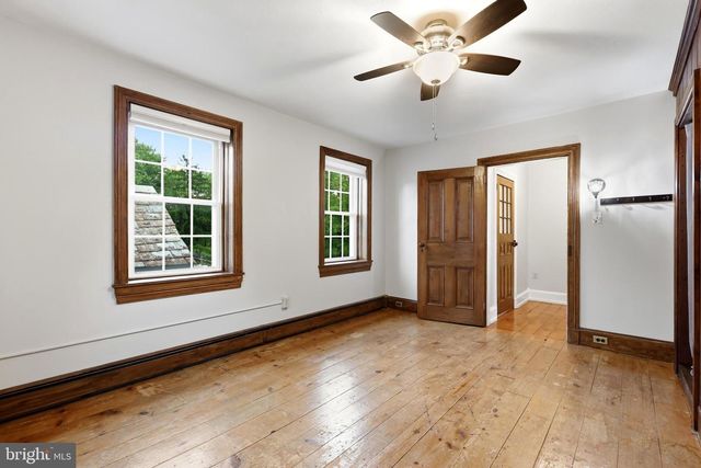 1113 LANDIS RD, East Greenville, PA 18041