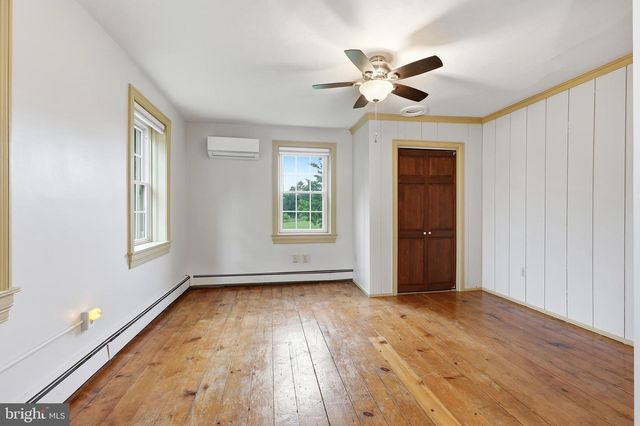 1113 LANDIS RD, East Greenville, PA 18041