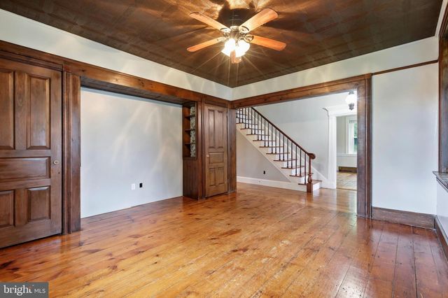 1113 LANDIS RD, East Greenville, PA 18041