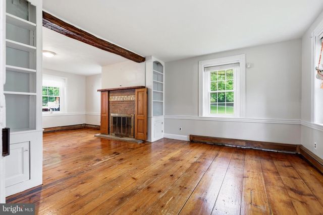 1113 LANDIS RD, East Greenville, PA 18041