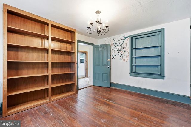 1113 LANDIS RD, East Greenville, PA 18041