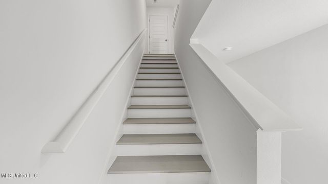 135 Harper Grove Circle, Ocean Springs, MS 39564