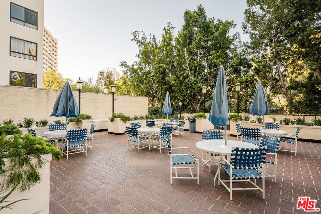 Image 19 of property listing at 10535 Wilshire Boulevard 701, Los Angeles, CA 90024