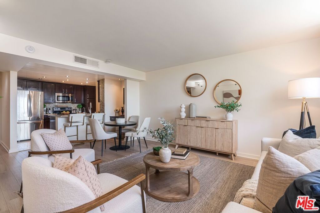 Image 3 of property listing at 10535 Wilshire Boulevard 701, Los Angeles, CA 90024