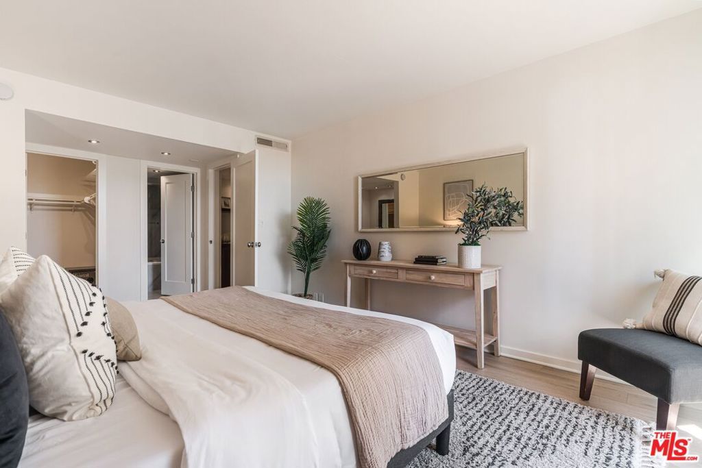 Image 8 of property listing at 10535 Wilshire Boulevard 701, Los Angeles, CA 90024