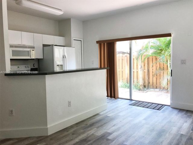 8527 NW 108th Ave 4-41, Doral, FL 33178