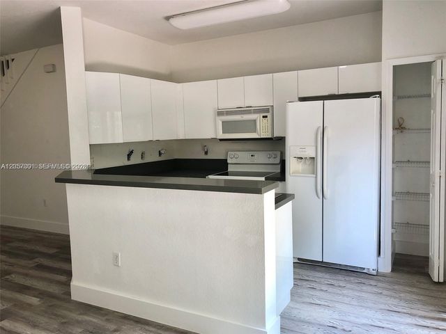 8527 NW 108th Ave 4-41, Doral, FL 33178