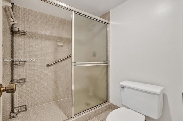 6060 S Falls Cir Dr 407, Lauderhill, FL 33319